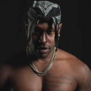 news_2025-11-22_Hyro The Hero single Off With Their Heads