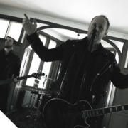 news_2026-03-25_Outshine single Enough